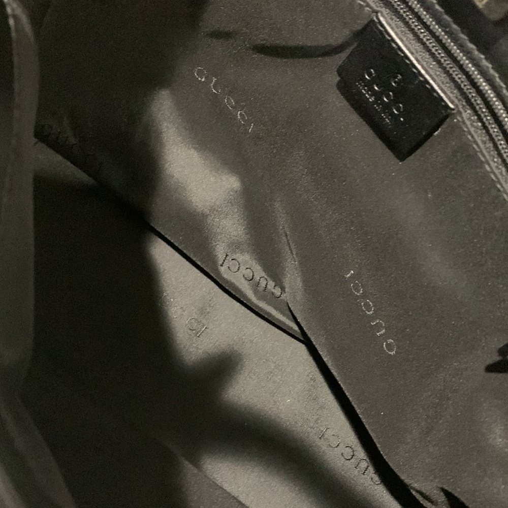 GUCCI  Black Hand Bag 2 zip Front Pockets Magnetic Top Closure - Picture 5 of 13